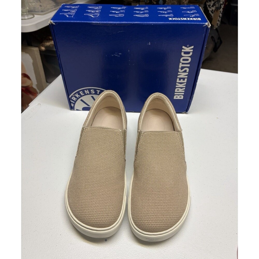 Birkenstock Oswego Beige Slip On Men’s 10 Regular Fit New in Box